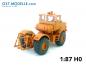Preview: Traktor Kirovets K700 gelborange mit Motorverkleidung